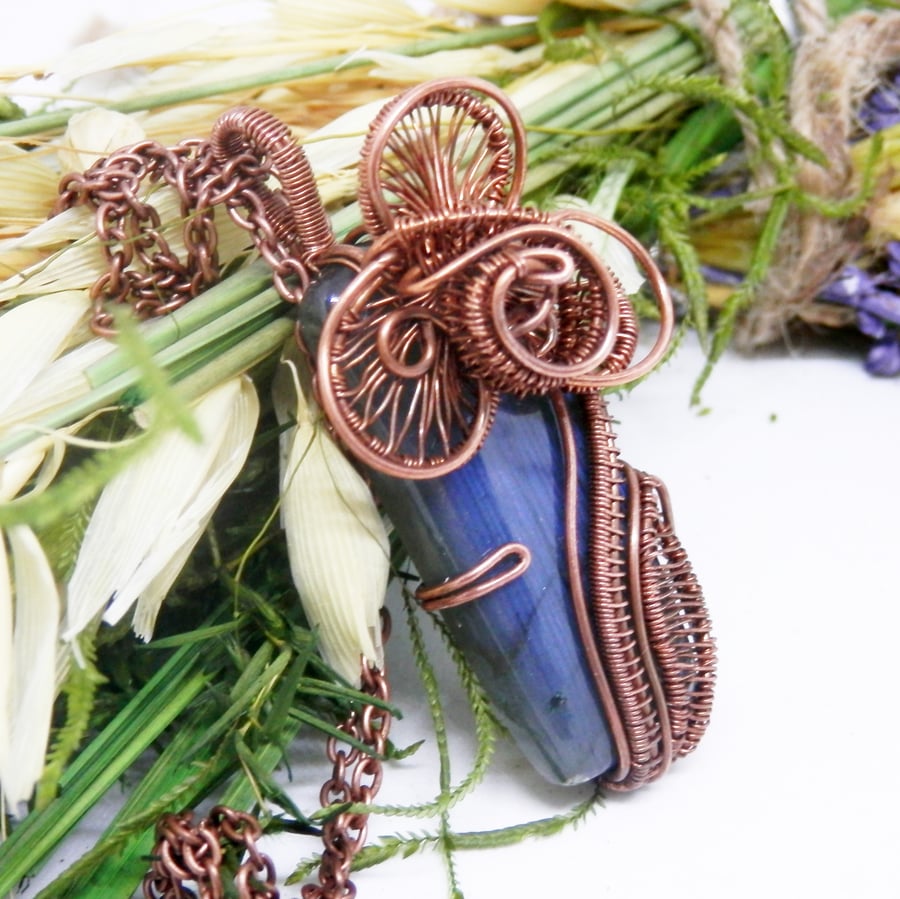 Beautiful Flower Themed Copper Necklace With Labradorite