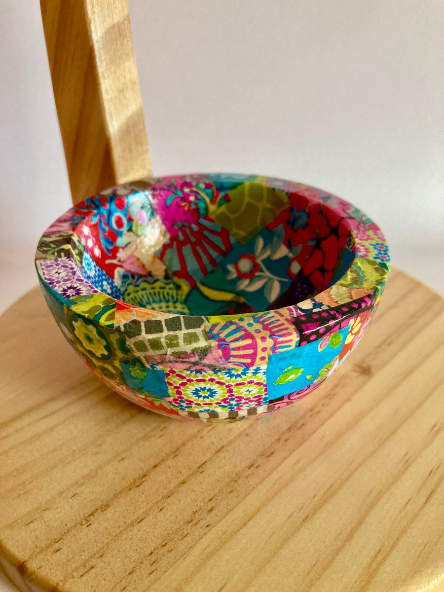 Pretty up cycled wooden bowl 