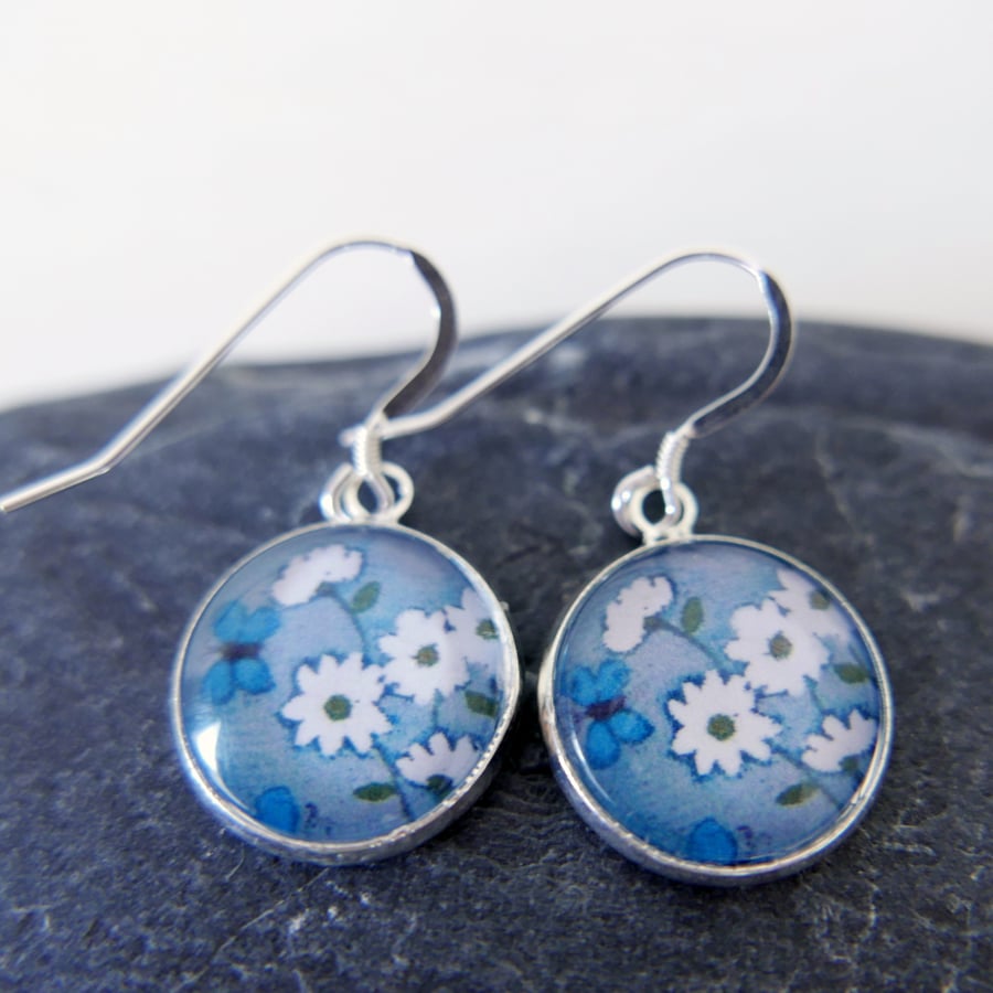 Grey Dangle Earrings with Daisy Art and Turquoise Butterflies