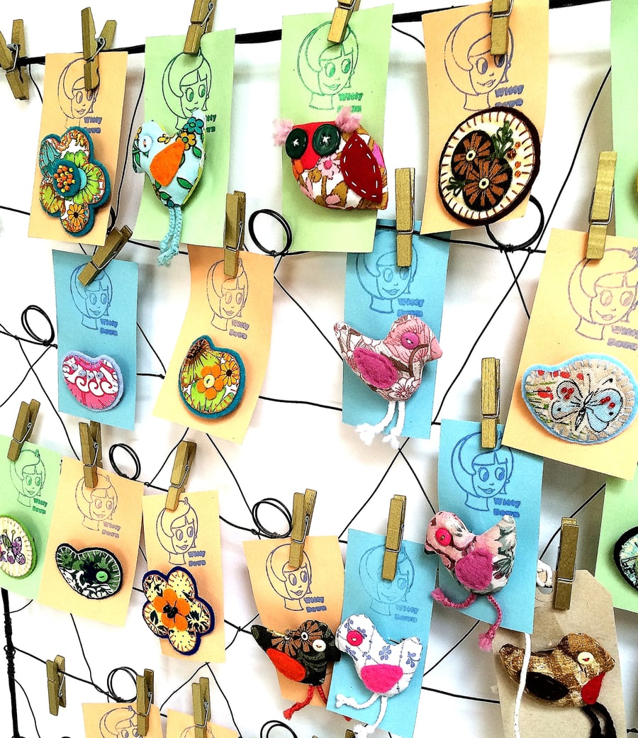 5 Handmade Brooches - Wedding favours and teachers gifts, bulk buy