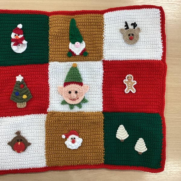 Hand Crochet Christmas Baby or Toddlers Blanket with appliqué 21" x 21"