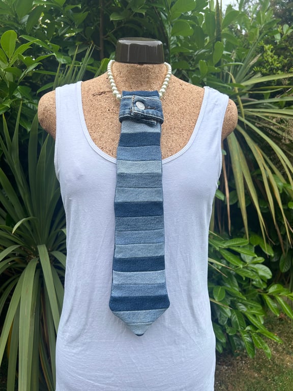 Striped denim tie - Upcycled - Fashion accessory 
