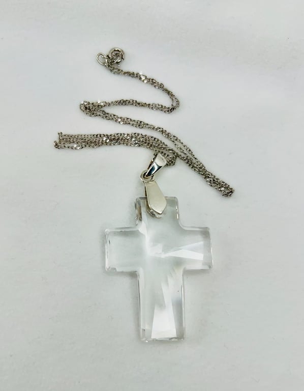  Silver Chain Necklace with Glass Cross 