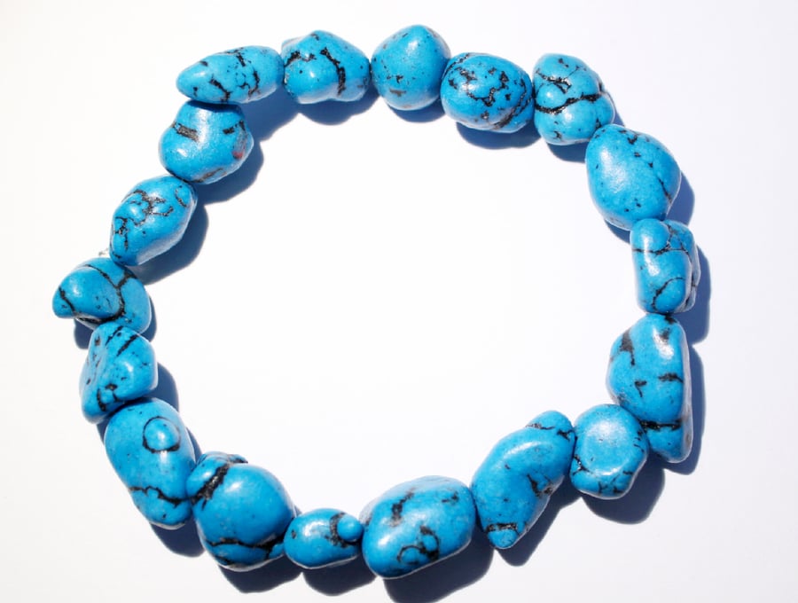 Dyed turquoise howlite gemstone chunks elasticated stacking mens bracelet