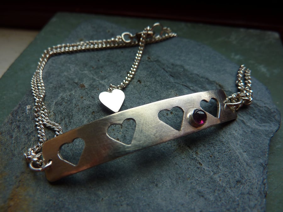 Queen of hearts bracelet