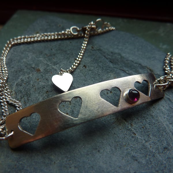 Queen of hearts bracelet