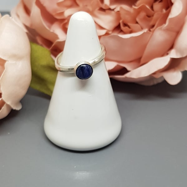 Sterling silver ring with Sodalite gemstone - UK Size J