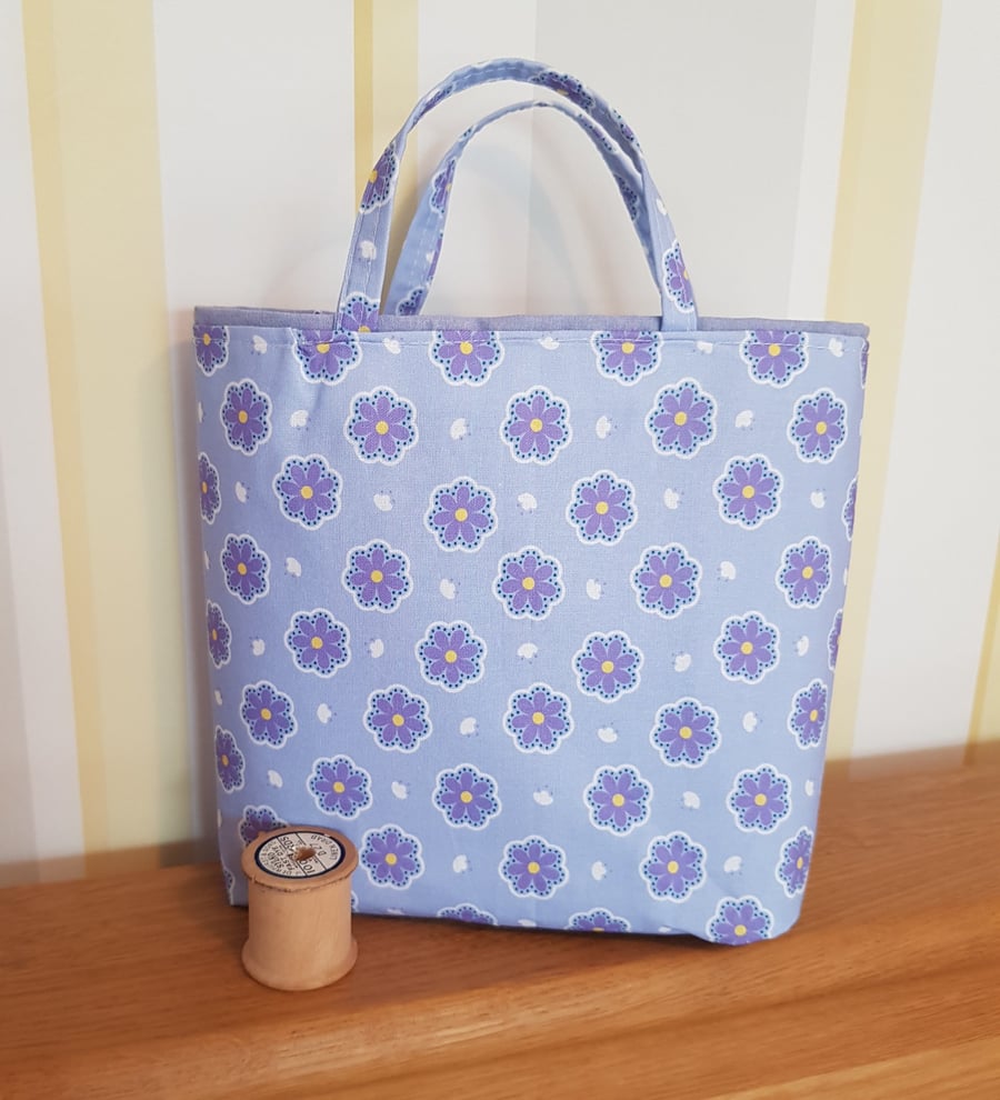 Floral print gift bag: fabric and reusable