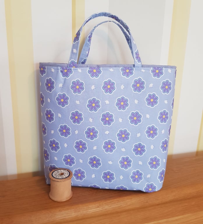 Floral print gift bag: fabric and reusable