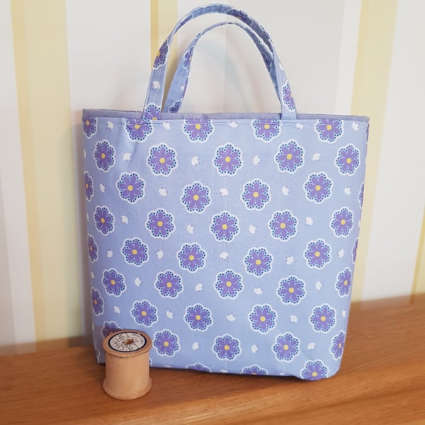 Floral print gift bag: fabric and reusable