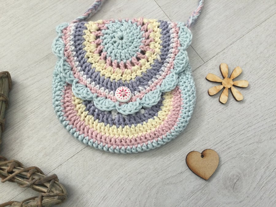 Sweet little across the body bag, little girl bag, shoulder bag, crochet, unique