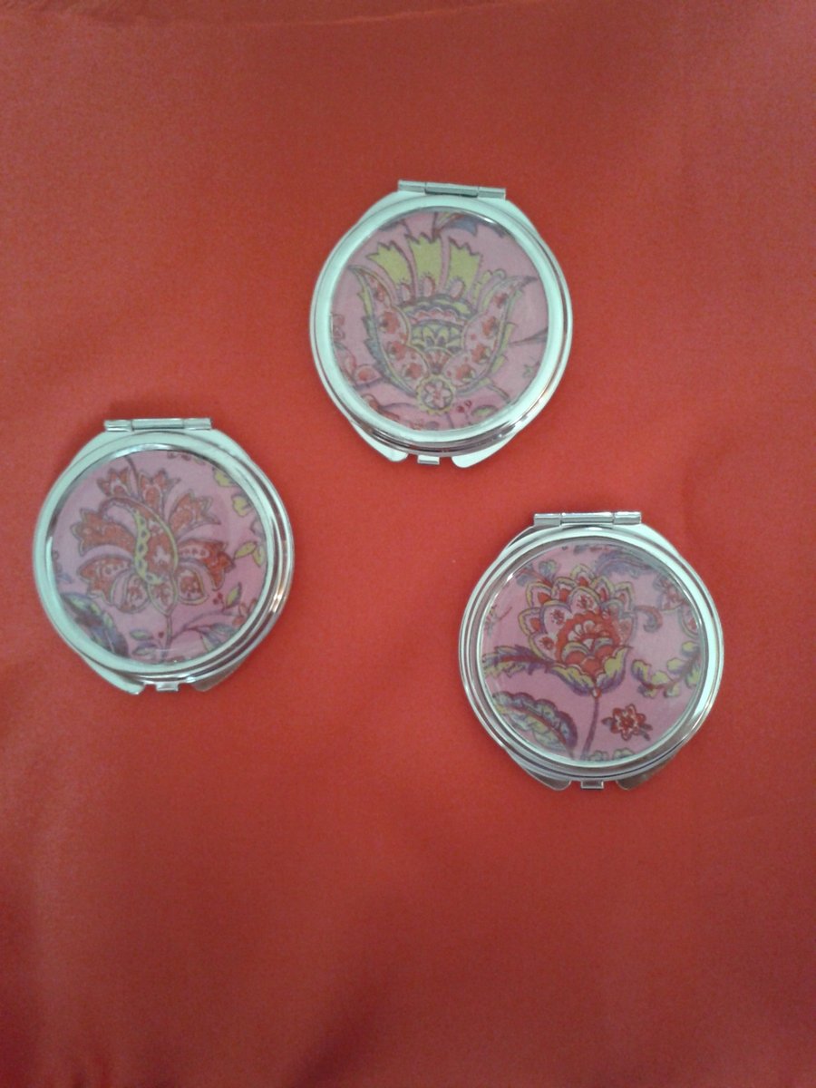 SALE - Compact mirror (pink floral)