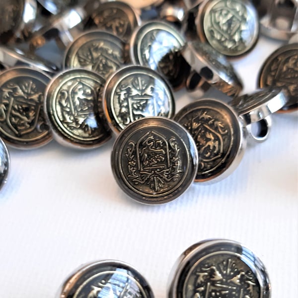 10 Heraldic Crest buttons, 15mm diameter, metallic buttons