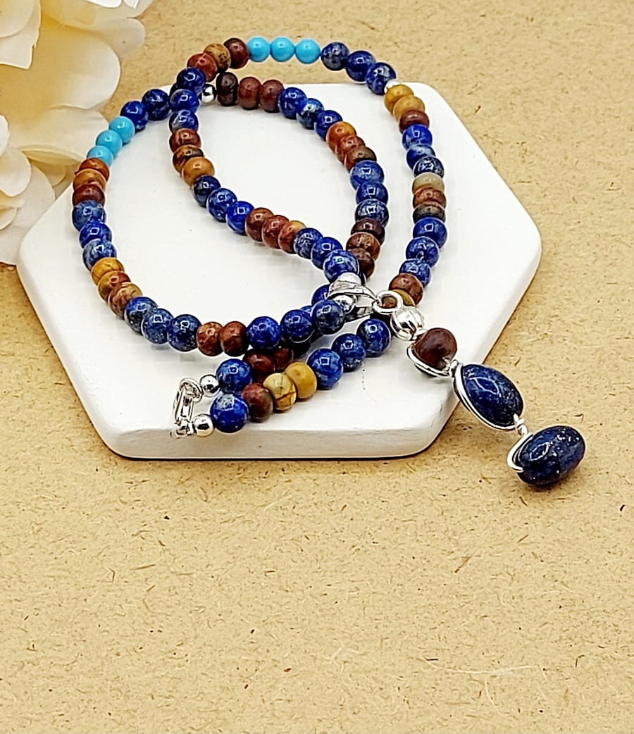 LAPIS LAZULI, BROWN AGATE AND TURQUOISE BEADED PENDANT NECKLACE