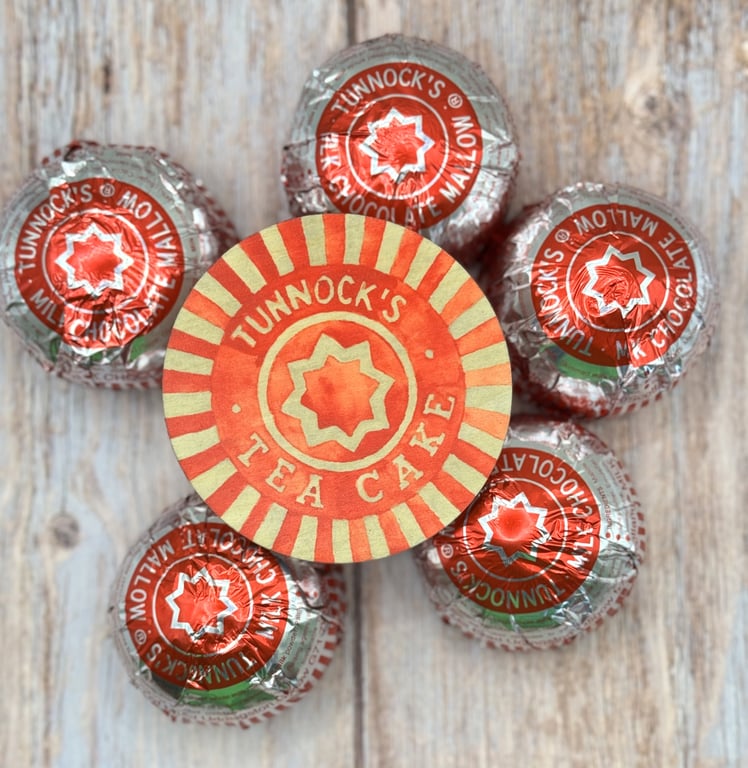 Tea Cake Round Magnet - Maple Ply