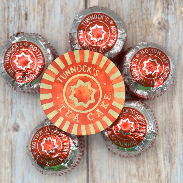 Tea Cake Round Magnet - Maple Ply