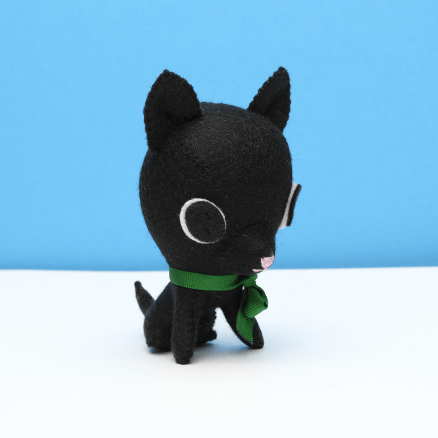 Black cat, felt ornament