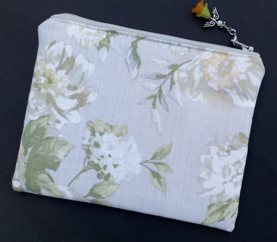 Flower upcycled make up bag 82C