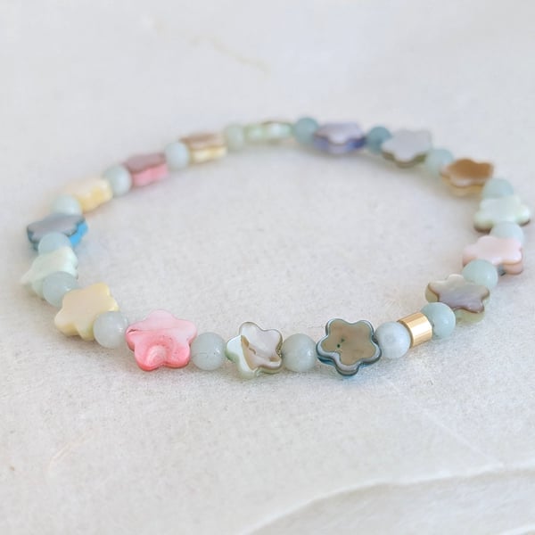 Mother of pearl shell flower and amazonite pastel stretch bracelet 