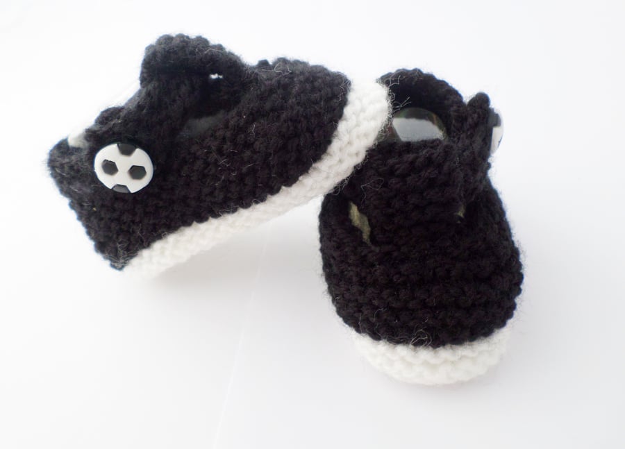 Hand knitted baby boy T bar shoes booties, premature, newborn 