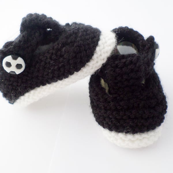 Hand knitted baby boy T bar shoes booties, premature, newborn 