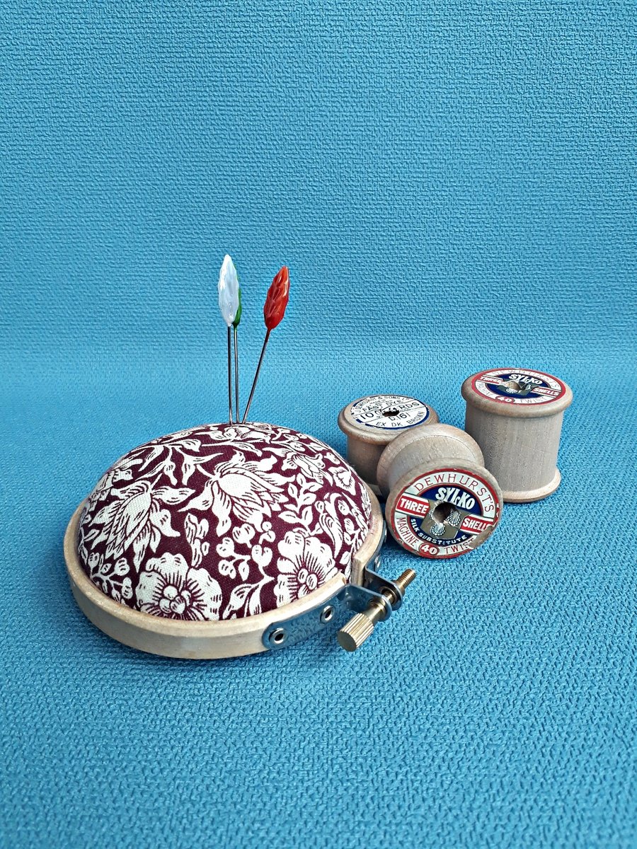 Pin cushion