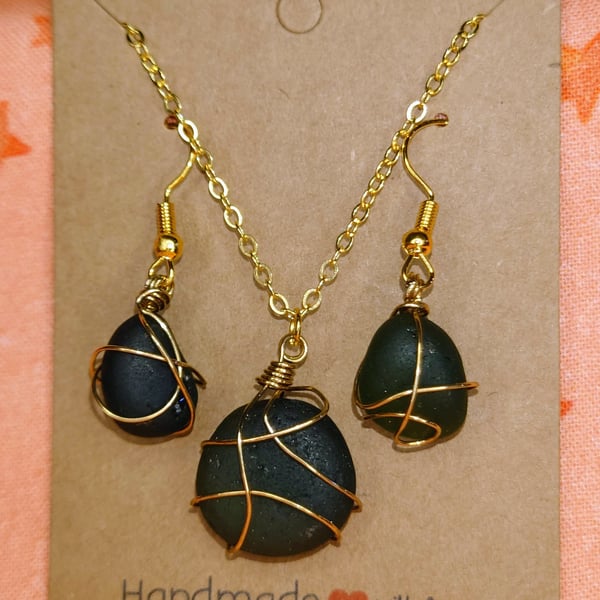 Green Seaglass Set - Gold Floral Wire Wrapped - Handmade Ocean Jewellery