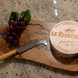 Cheeseboard with Lichtenberg Wood Burning resin filled