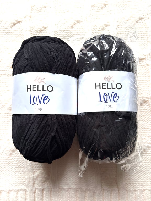 2 balls x 100g Hello Love Chenille Yarn Super Bulky Polyester - Black