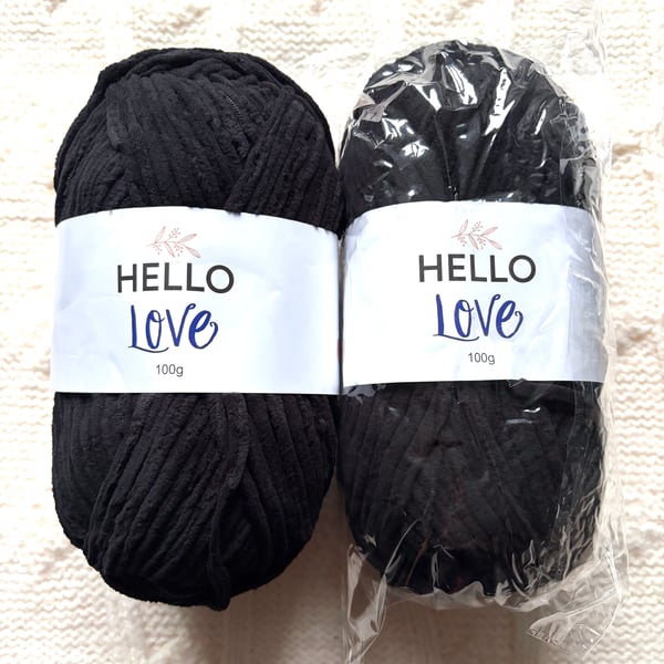 2 balls x 100g Hello Love Chenille Yarn Super Bulky Polyester - Black