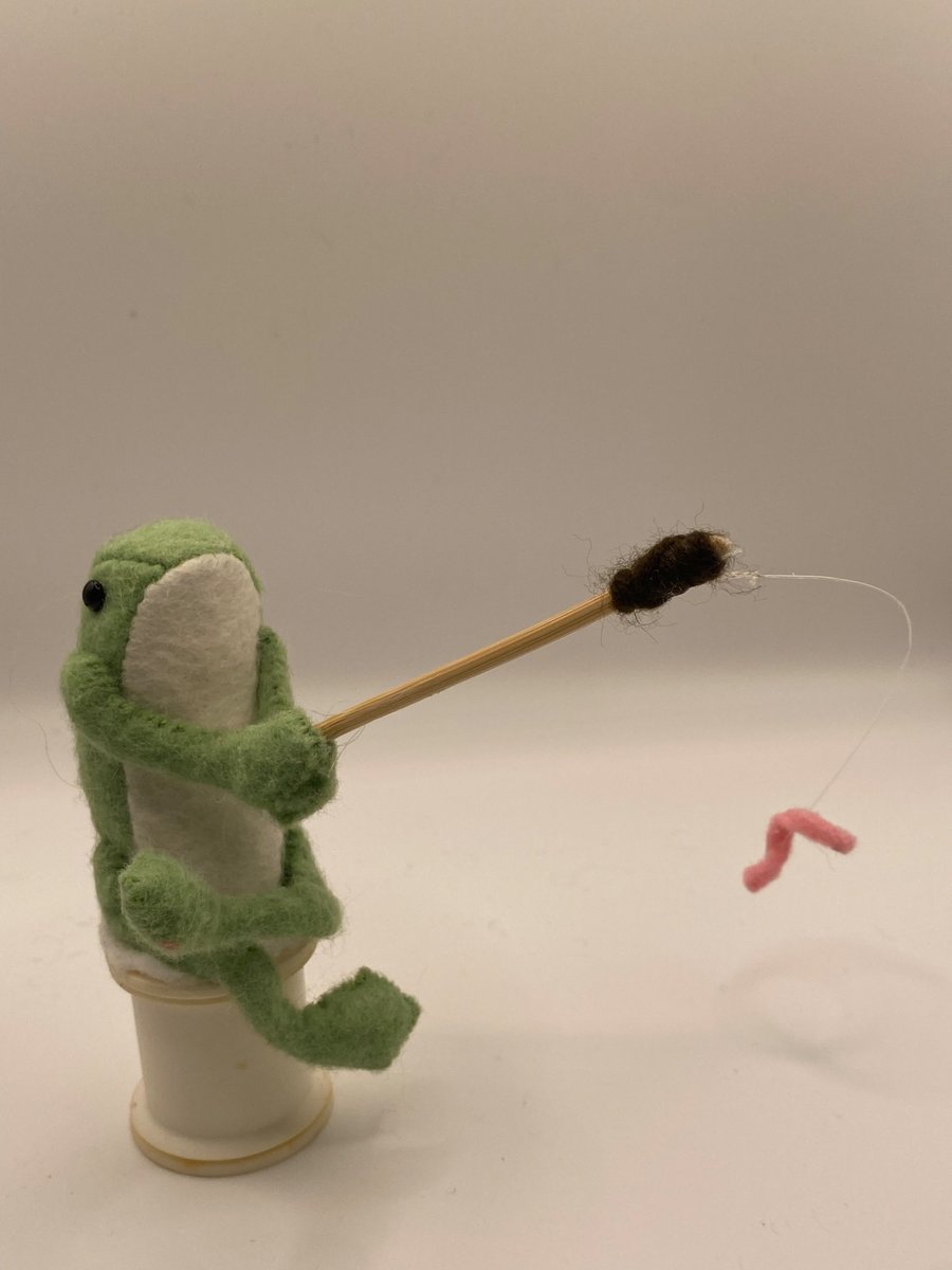 Felt fishing frog