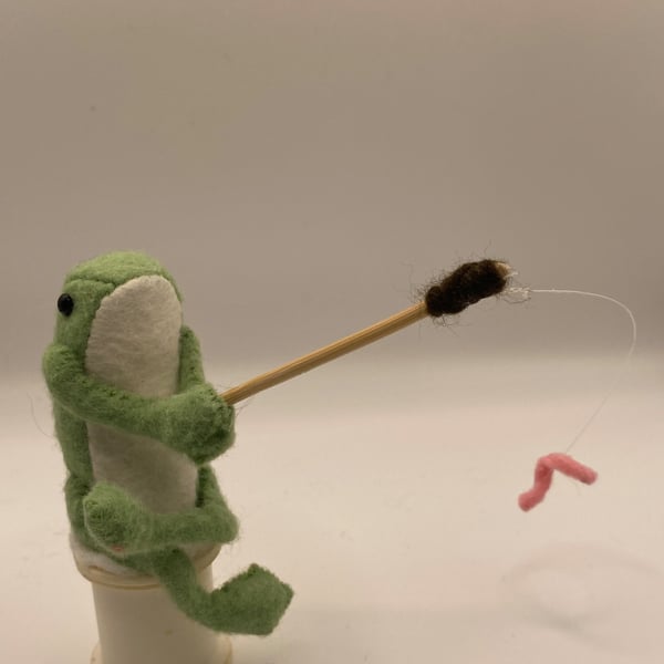 Felt fishing frog