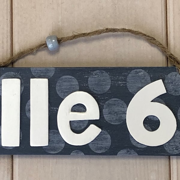 Welsh Hanging "Lle 6" Door sign in navy.