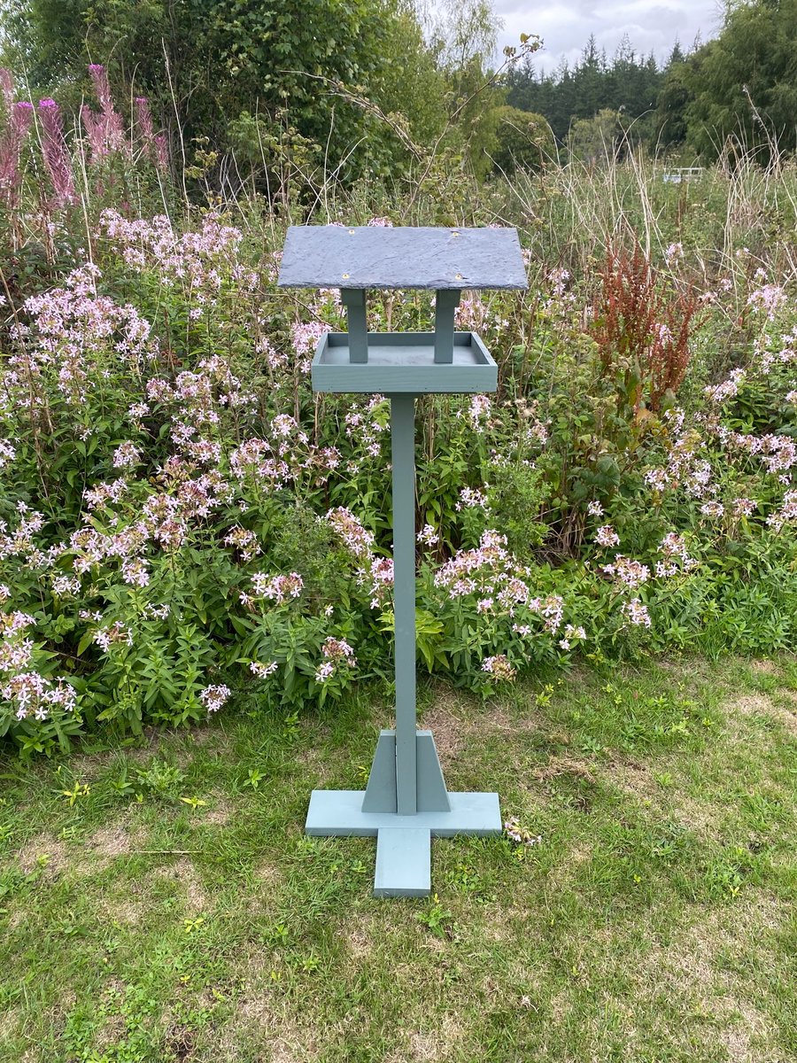 Standing Bird Table