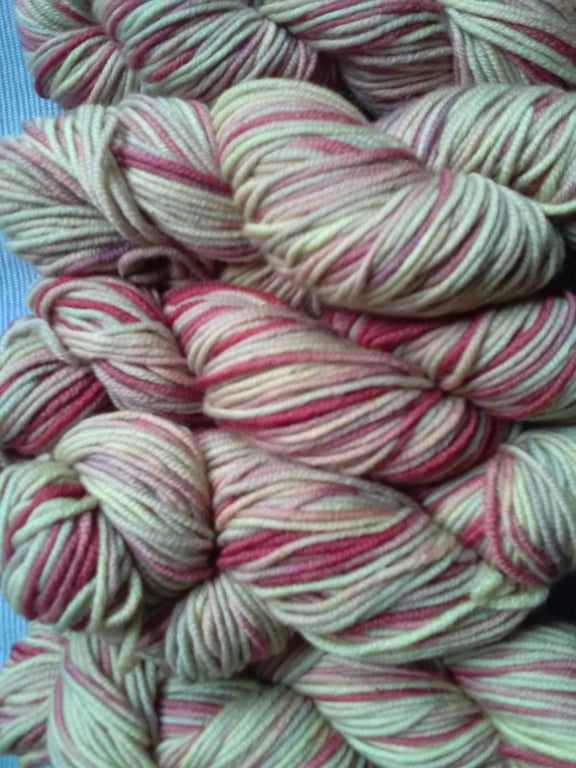 300g Hand-dyed MERINO SUPERFINE DK Appleberry