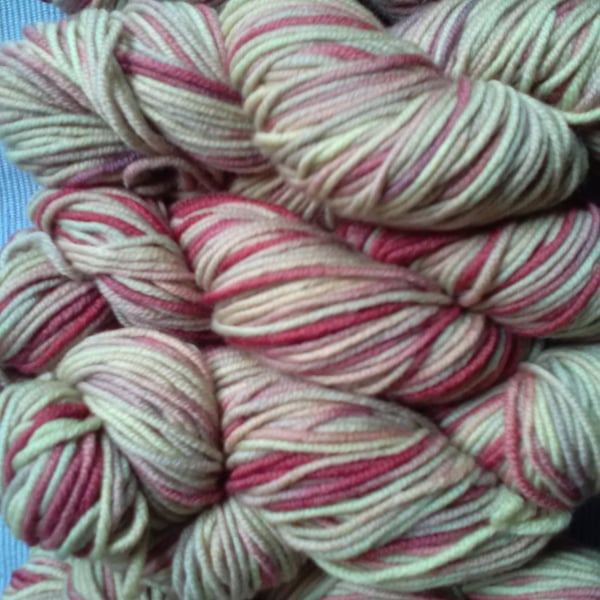 300g Hand-dyed MERINO SUPERFINE DK Appleberry