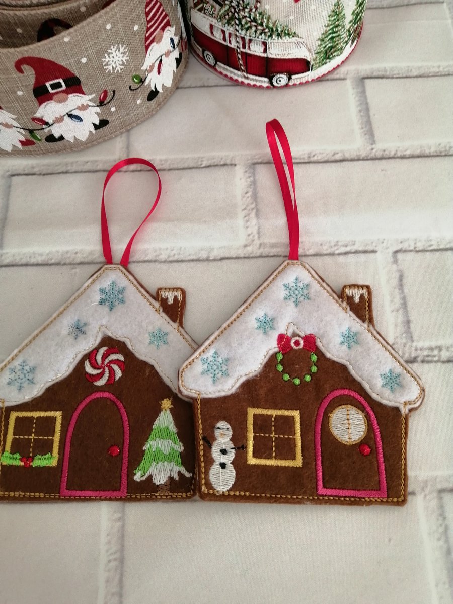 GINGERBREAD HOUSE HANGING CHRISTMAS DECORATION