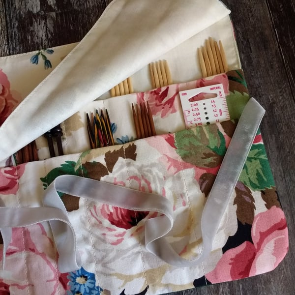 The "Sherie" knitting needle roll suitable for dpns