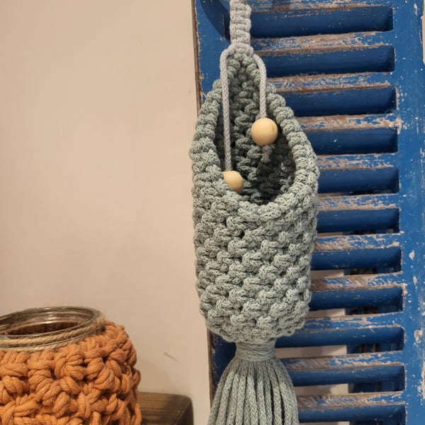 Small macrame basket
