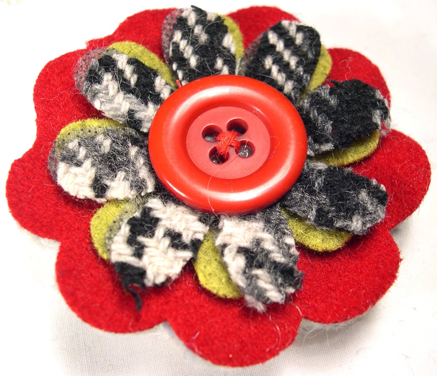 Knitted Felted Upcycled Flower Patterned Woollen wool Corsage Brooch Pin Badge