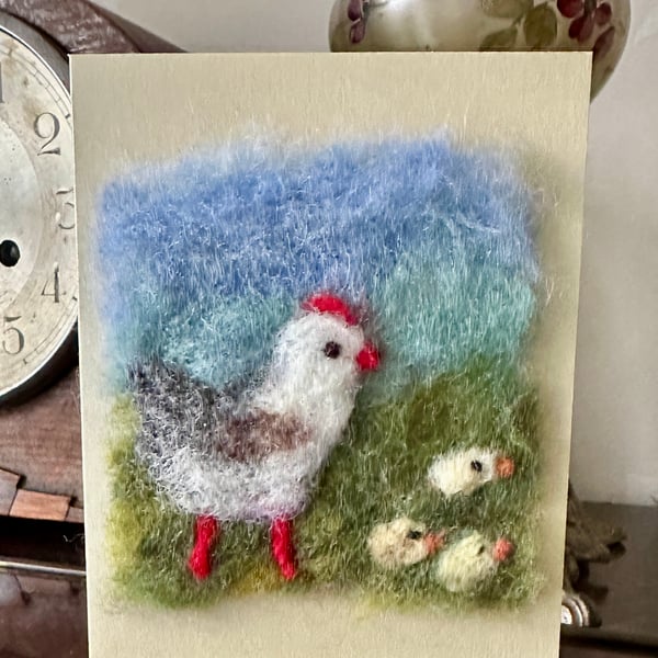 Needlefelted Card Mother Hen and Chicks. 