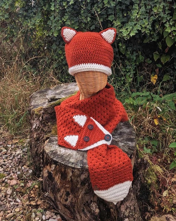 Fox Shaped Scarf and Hat Set - Unique Woodland Style