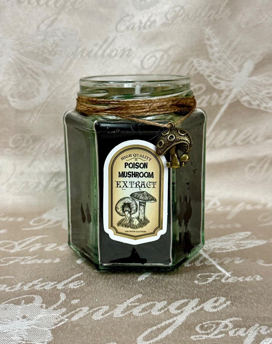 Poison Mushroom Extract Candle – Dark Fantasy Apothecary Decor