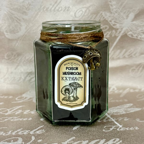Poison Mushroom Extract Candle – Dark Fantasy Apothecary Decor