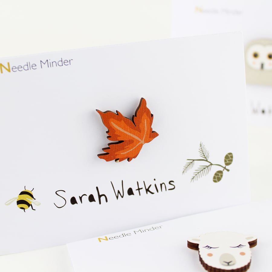 Wooden Leaf Magnetic Needle Minder