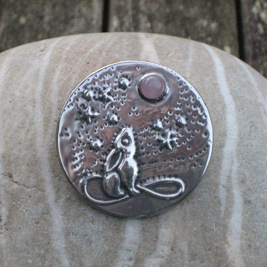  Moongazing Hare Silver Pewter Brooch with Pink Quartz