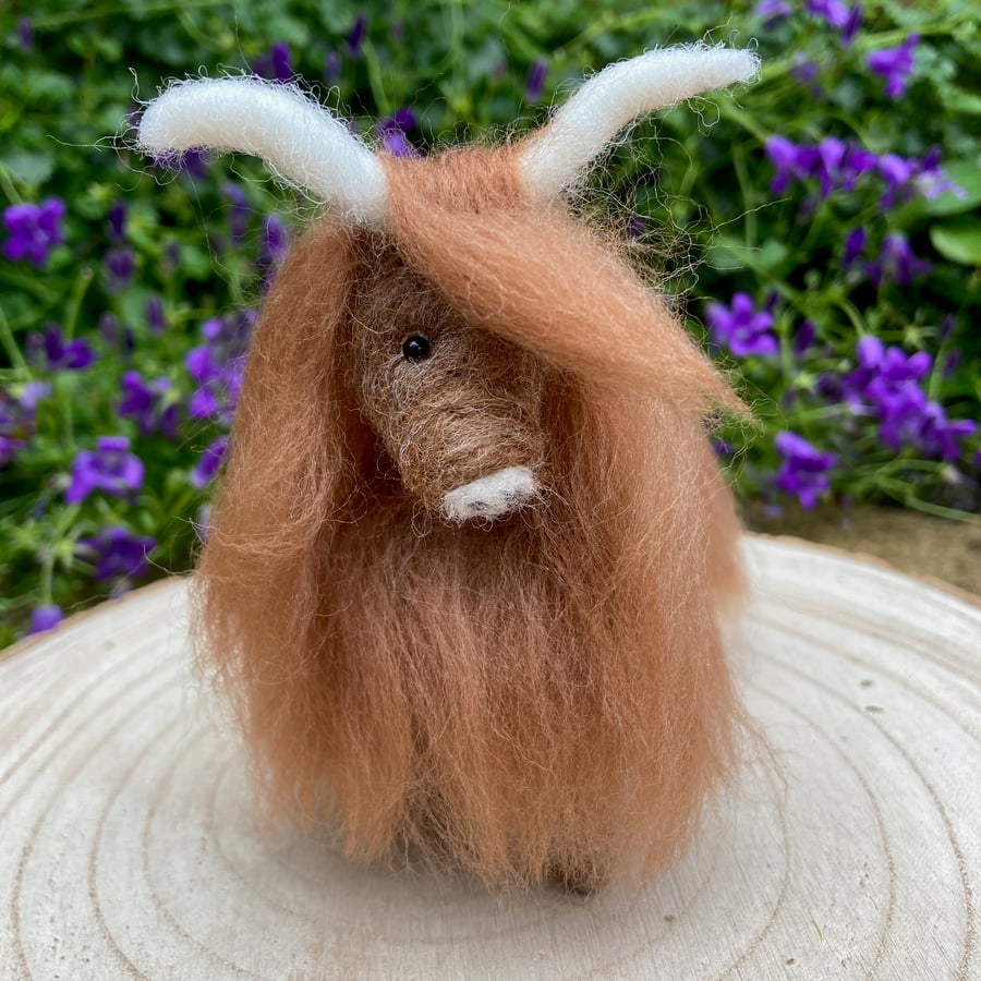 Small highland cow, needle felted model, woollen sculpture