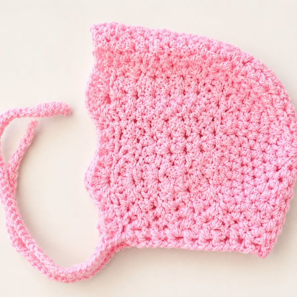 Hand made crochet baby bonnet. Sizes newborn, 0-3, 3-6 & 6-9 months 