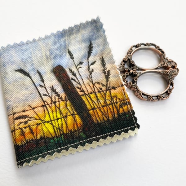 Sunrise hedgerow and fence needle, pin and safety pin case. 
