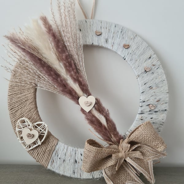 Country style yarn wrapped wreath